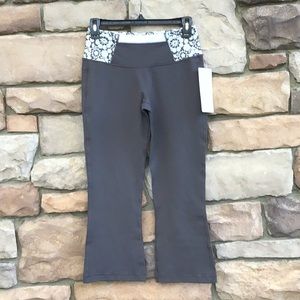 Lululemon Hip To Be Zen Crop